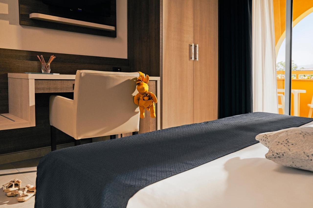 Tui Magic Life Calabria Hotel Pizzo  Buitenkant foto