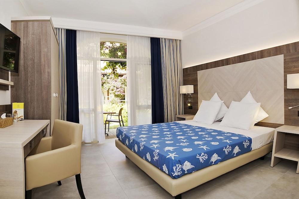 Tui Magic Life Calabria Hotel Pizzo  Buitenkant foto